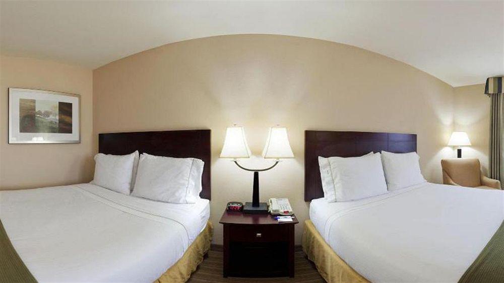 Holiday Inn Express Fresno River Park Highway 41 By Ihg Bagian luar foto