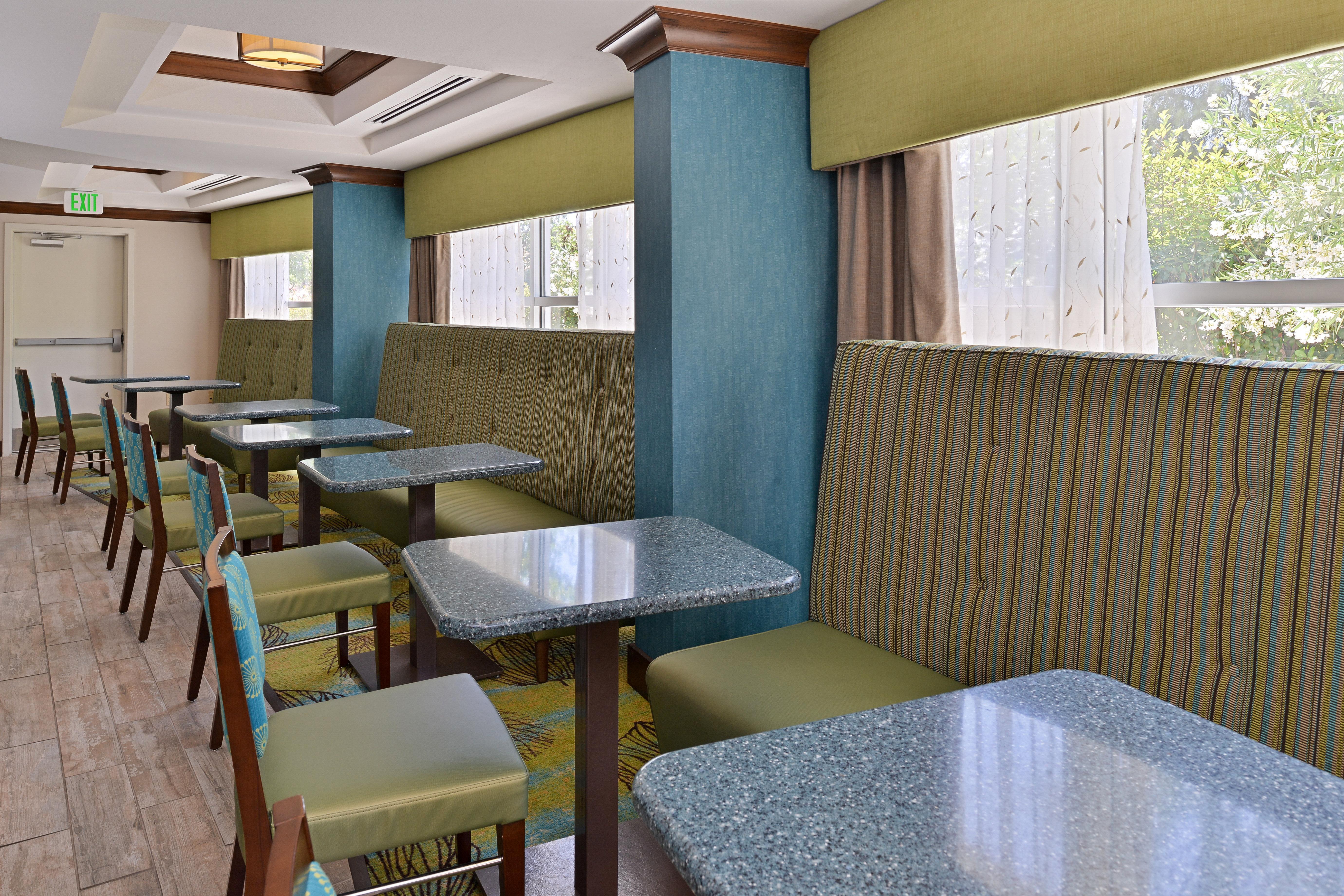 Holiday Inn Express Fresno River Park Highway 41 By Ihg Bagian luar foto