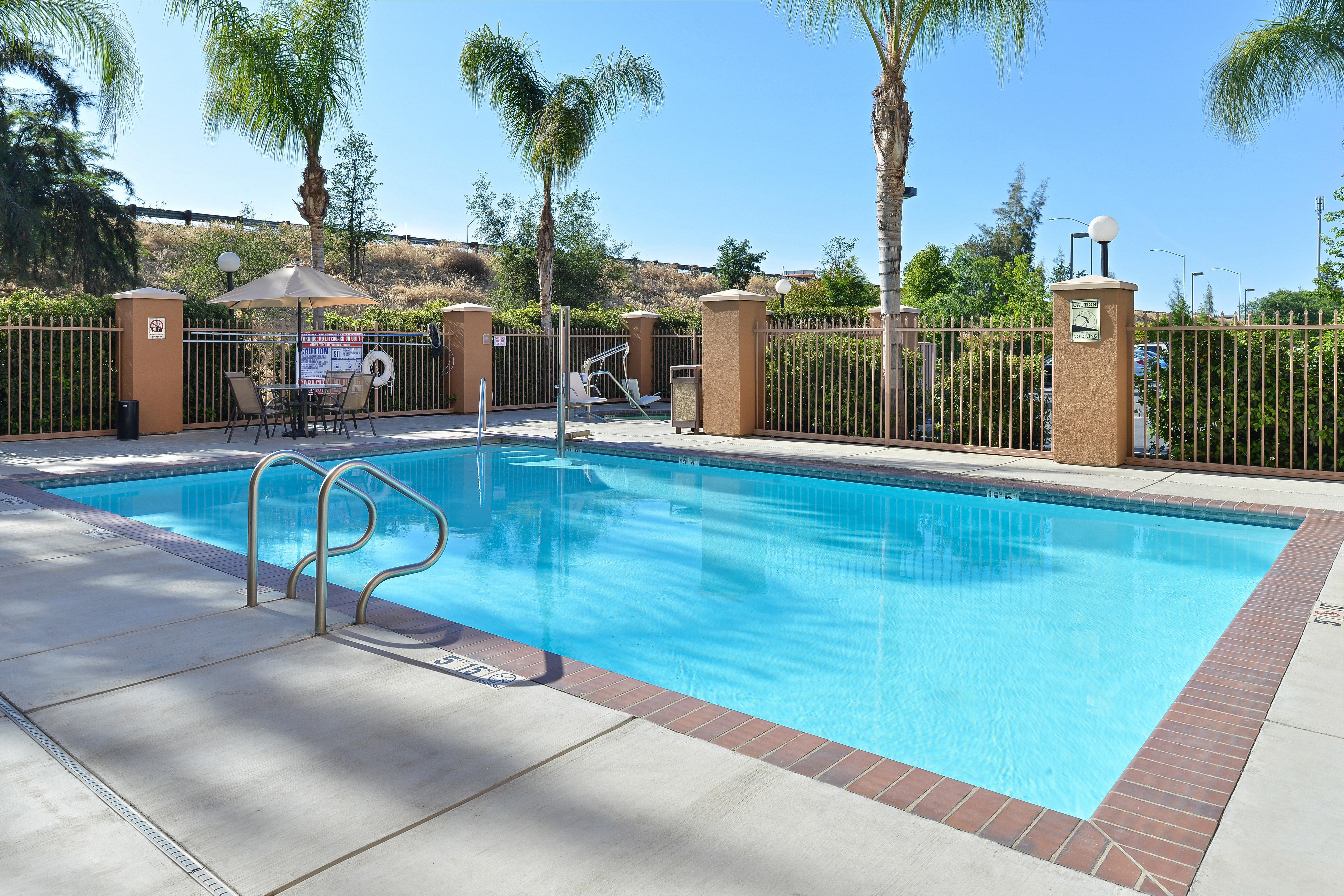 Holiday Inn Express Fresno River Park Highway 41 By Ihg Bagian luar foto