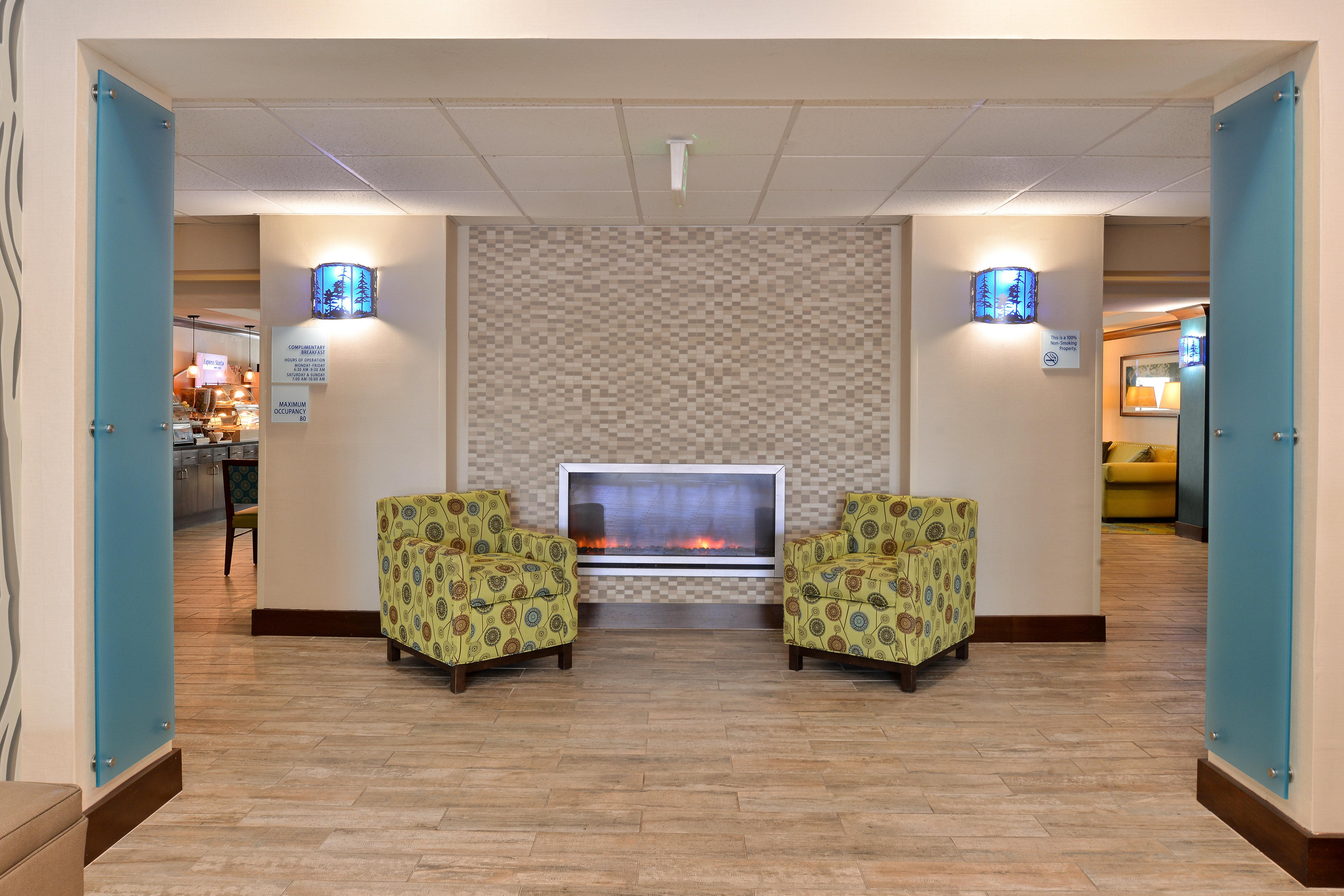 Holiday Inn Express Fresno River Park Highway 41 By Ihg Bagian luar foto