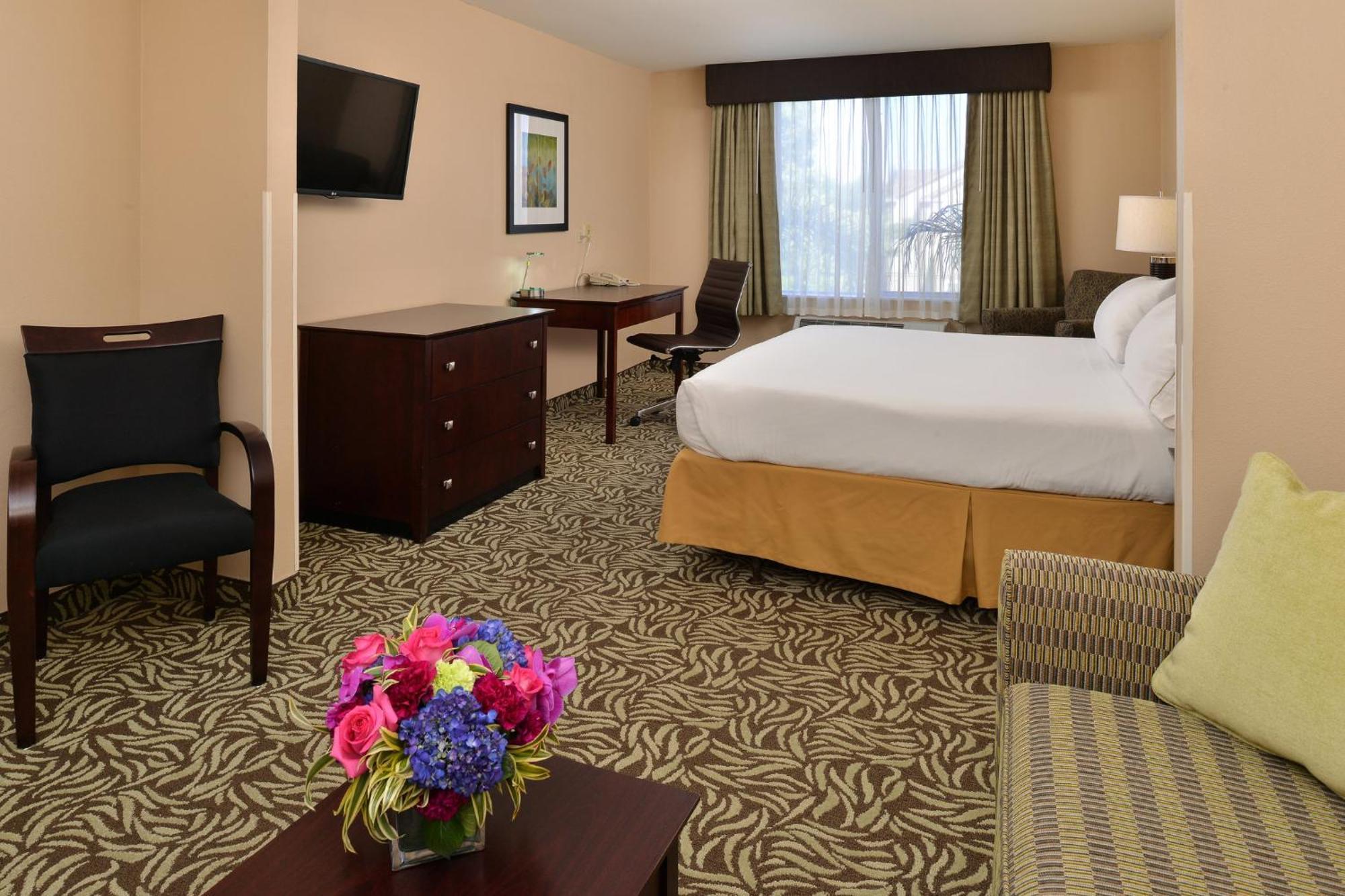 Holiday Inn Express Fresno River Park Highway 41 By Ihg Bagian luar foto