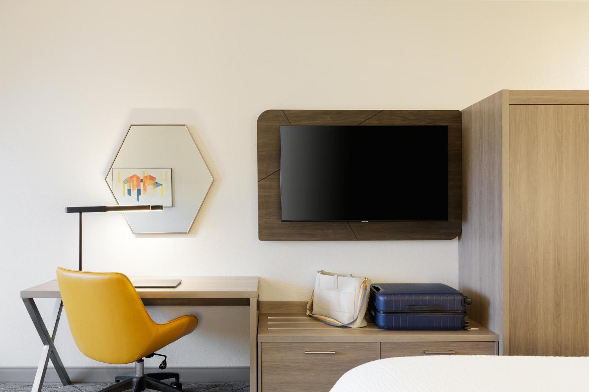 Holiday Inn Express Fresno River Park Highway 41 By Ihg Bagian luar foto