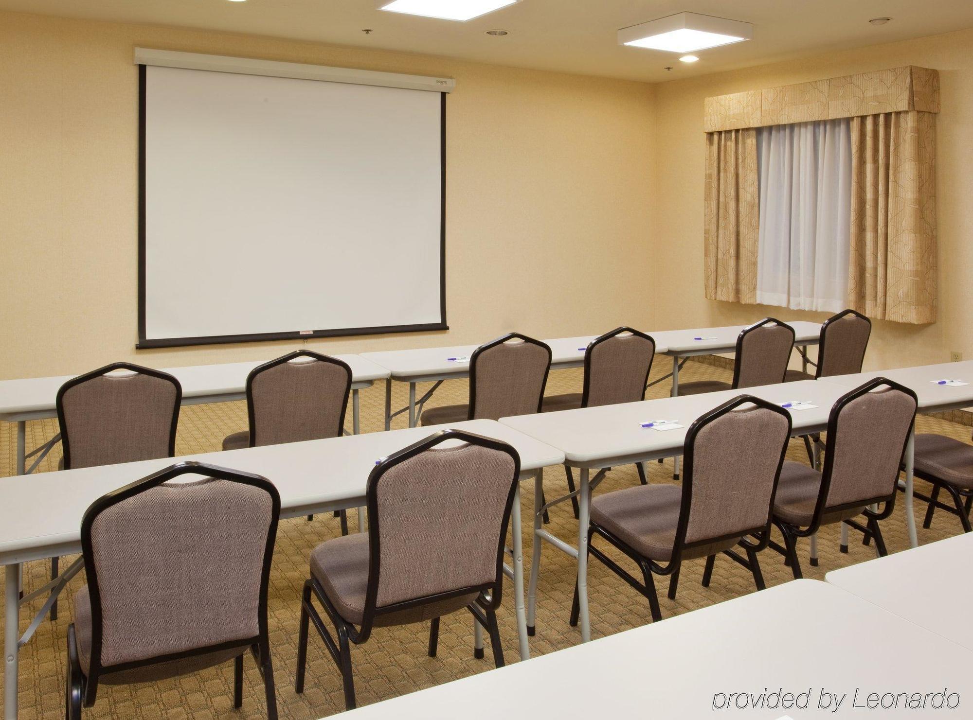 Holiday Inn Express Fresno River Park Highway 41 By Ihg Bagian luar foto