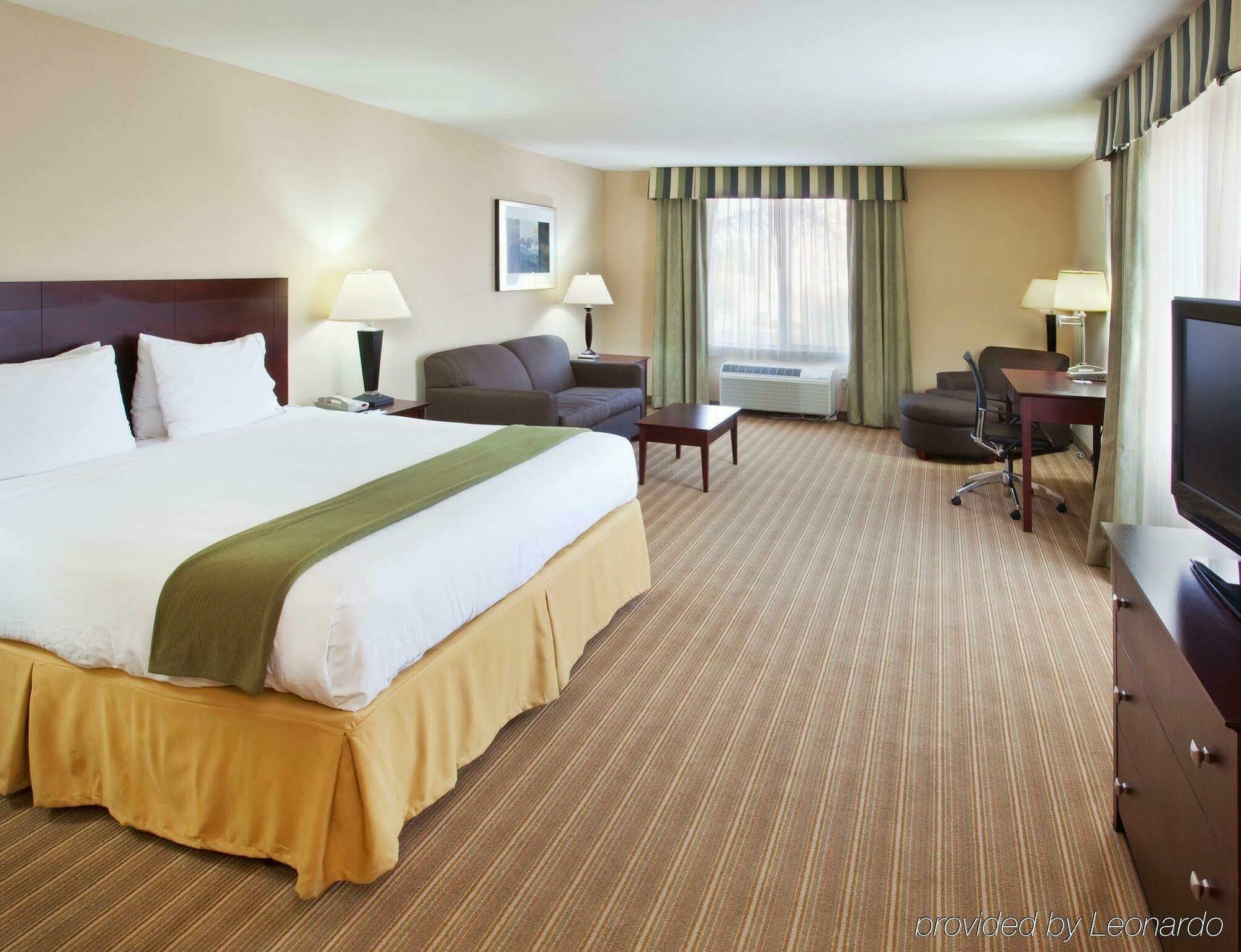 Holiday Inn Express Fresno River Park Highway 41 By Ihg Bagian luar foto